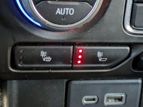 Used 2023 Chevrolet Suburban RST w/ Luxury Package image 32