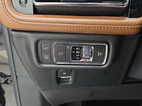 Used 2022 Lincoln Nautilus Reserve w/ Equipment Group 201A AWD/4WD image 23