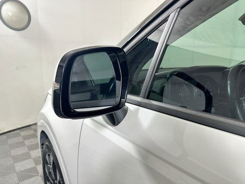 Used 2024 Kia Carnival EX FWD image 10