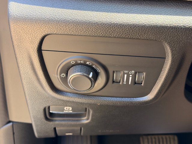 Used 2023 Jeep Grand Cherokee Altitude AWD/4WD image 20