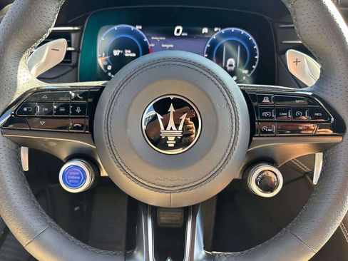 New 2025 Maserati Grecale GT image 32