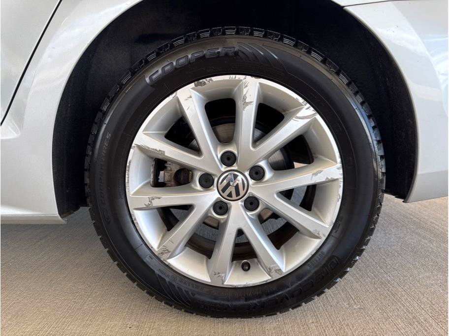 Used 2013 Volkswagen Jetta SE FWD image 25