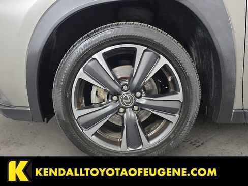 Used 2019 Lexus UX 200 FWD image 9