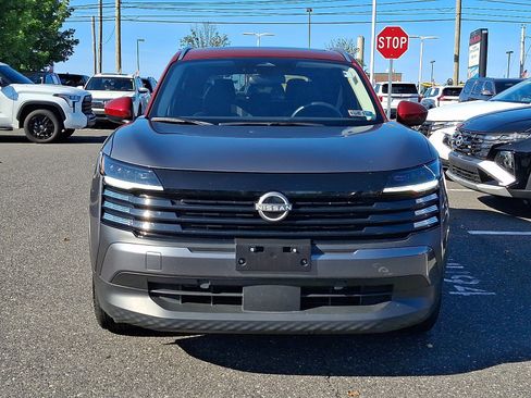 Used 2025 Nissan Kicks SV w/ SV Premium Package AWD/4WD image 2