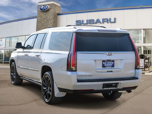 Used 2017 Cadillac Escalade ESV Premium Luxury image 8