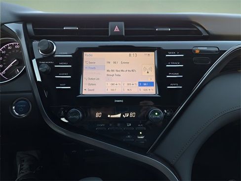 Used 2020 Toyota Camry LE image 32