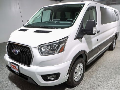 Used 2023 Ford Transit 350 XLT image 31