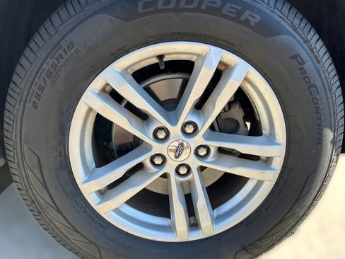 Used 2020 Ford Explorer XLT w/ Equipment Group 202A RWD image 6
