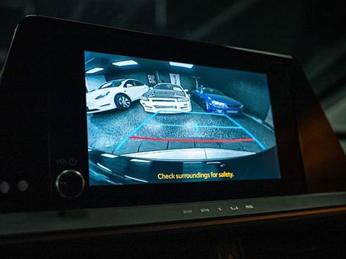 Used 2024 Toyota Prius LE image 19