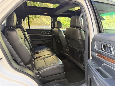 Used 2017 Ford Explorer Limited w/ Equipment Group 301A AWD/4WD image 30