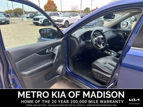 Used 2017 Nissan Rogue SL w/ SL Premium Package image 11