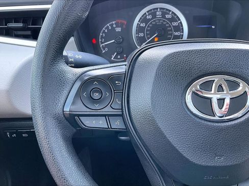 Used 2022 Toyota Corolla LE image 23