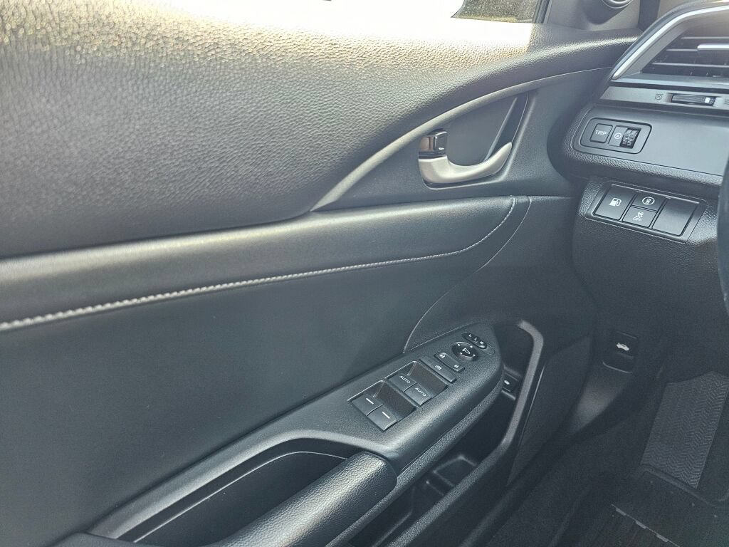 Used 2020 Honda Insight Touring image 30