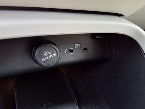 New 2025 Volvo XC40 B5 Ultra w/ Climate Package image 22