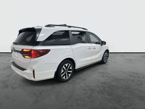 Certified 2025 Honda Odyssey EX-L image 4