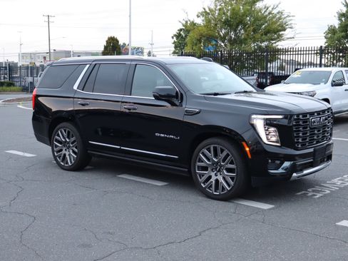 Used 2026 GMC Yukon Denali Ultimate AWD/4WD image 2