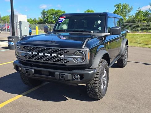 Certified 2025 Ford Bronco Badlands AWD/4WD image 2