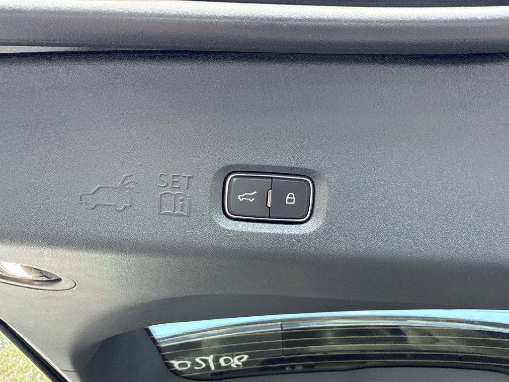 New 2027 Lincoln Navigator Reserve AWD/4WD image 13