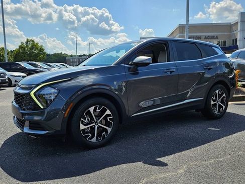 Used 2023 Kia Sportage EX image 3