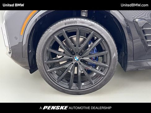 Used 2025 BMW X5 xDrive40i w/ M Sport Package AWD/4WD image 2