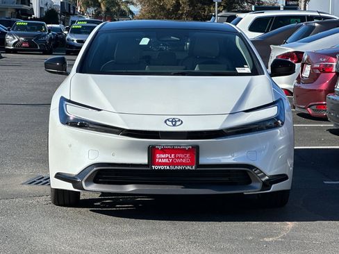 New 2026 Toyota Prius XLE image 10