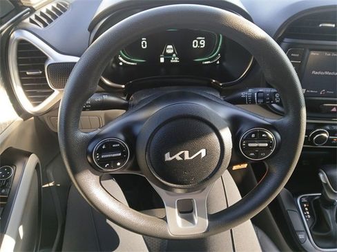 Certified 2023 Kia Soul LX w/ LX Technology Package image 14