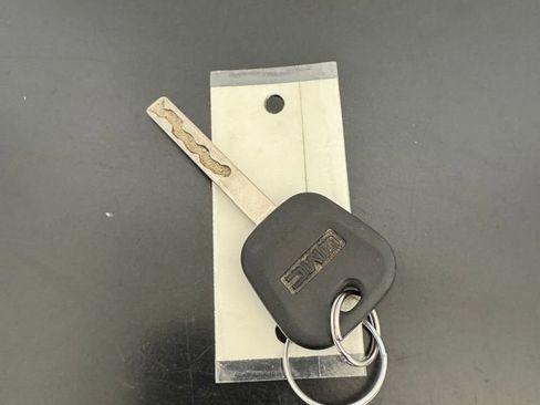 Used 2017 GMC Sierra 1500 4x4 Regular Cab image 33