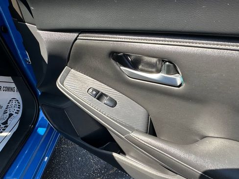 Used 2024 Nissan Sentra SV FWD image 17
