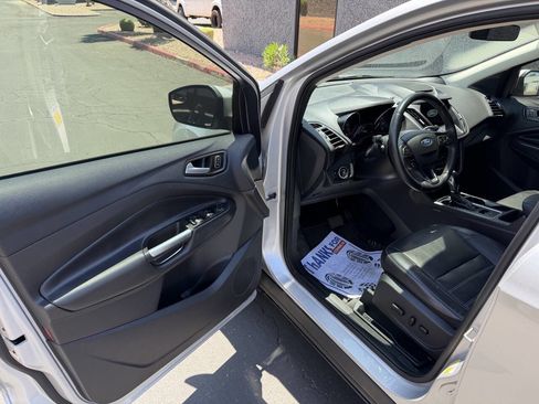 Used 2018 Ford Escape SEL AWD/4WD image 9