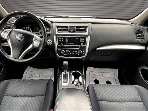 Used 2017 Nissan Altima 2.5 SV w/ Convenience Package FWD image 7