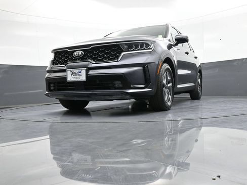 Certified 2021 Kia Sorento EX FWD image 29