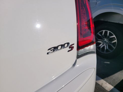 Used 2023 Chrysler 300 S w/ Comfort Group image 7
