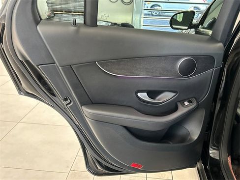 Used 2021 Mercedes-Benz GLC 300 GLC 300 image 20