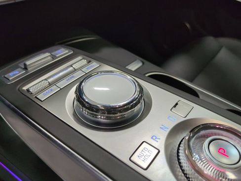 Certified 2025 Genesis GV70 2.5T w/ Select Package image 14