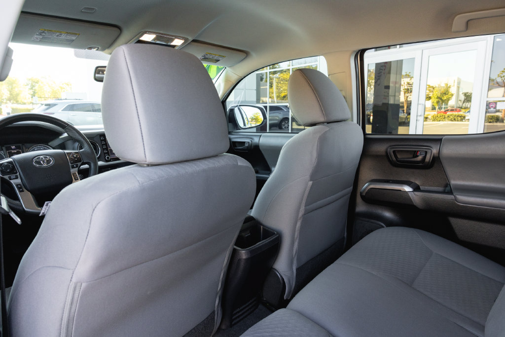 Used 2021 Toyota Tacoma SR5 RWD image 23