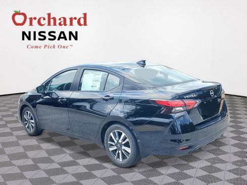 New 2025 Nissan Versa SV w/ Trunk Package FWD image 3