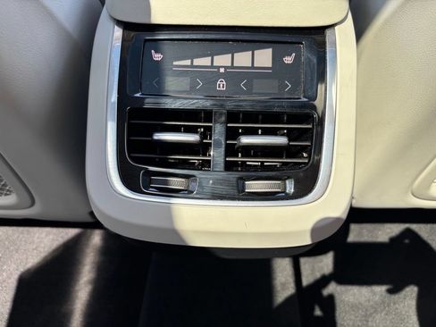 Certified 2024 Volvo XC90 B5 Core w/ Climate Package AWD/4WD image 22