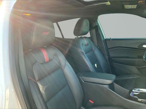 Used 2024 Chevrolet Trax RS w/ Sunroof Package FWD image 28