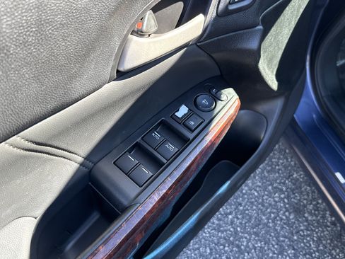 Used 2012 Honda Crosstour EX-L image 15