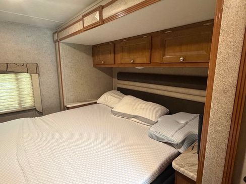 Used 2017 Ford E-450 and Econoline 450 Super Duty w/ Motorhome Prep Package RWD image 26