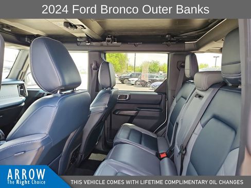 Used 2024 Ford Bronco Outer Banks AWD/4WD image 19