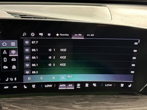 Used 2025 Audi Q5 Premium Plus w/ Premium Plus AWD/4WD image 17