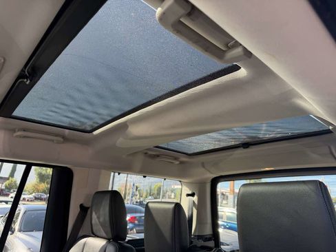 Used 2015 Land Rover LR4 HSE image 17