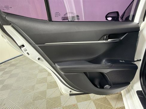 Used 2019 Toyota Camry SE image 21