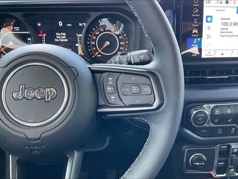 Used 2026 Jeep Wrangler Unlimited Sport AWD/4WD image 11