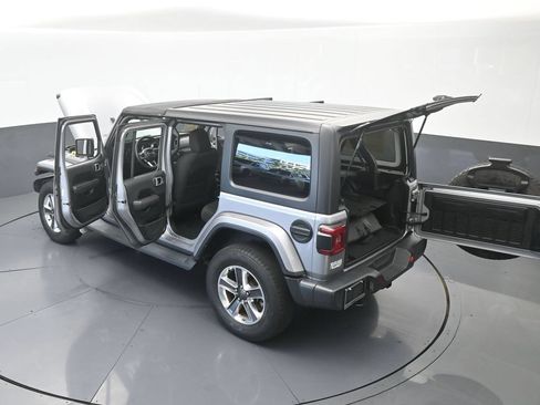 Used 2019 Jeep Wrangler Unlimited Sahara AWD/4WD image 68