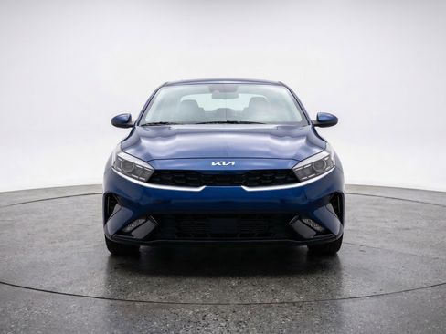 Used 2024 Kia Forte LXS image 2