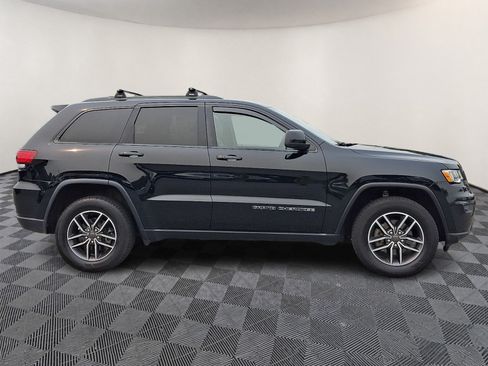Used 2020 Jeep Grand Cherokee Laredo w/ Laredo X Package AWD/4WD image 7