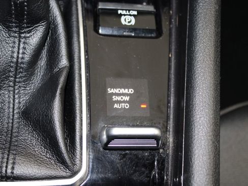 Used 2024 Jeep Compass Latitude image 40