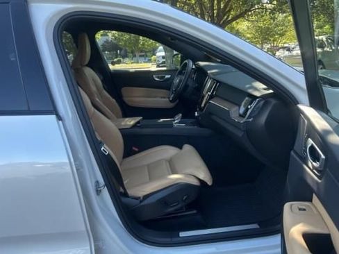 Used 2024 Volvo XC60 B5 Ultimate w/ Protection Package Premier AWD/4WD image 7